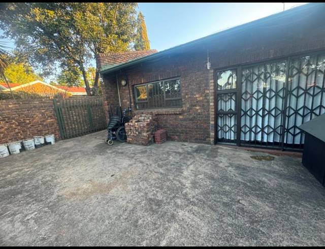 4 BEDROOM HOUSE FOR SALE IN AERORAND